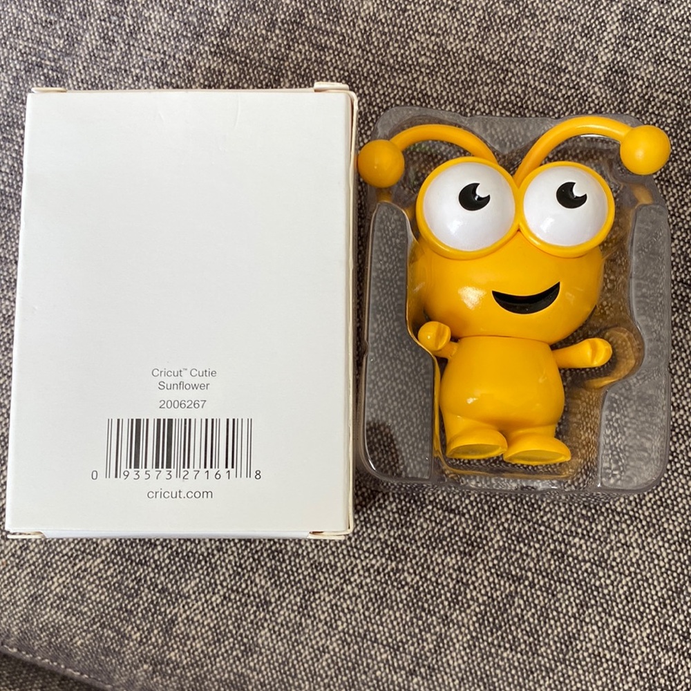 NWOT Cricut Cutie - Sunflower